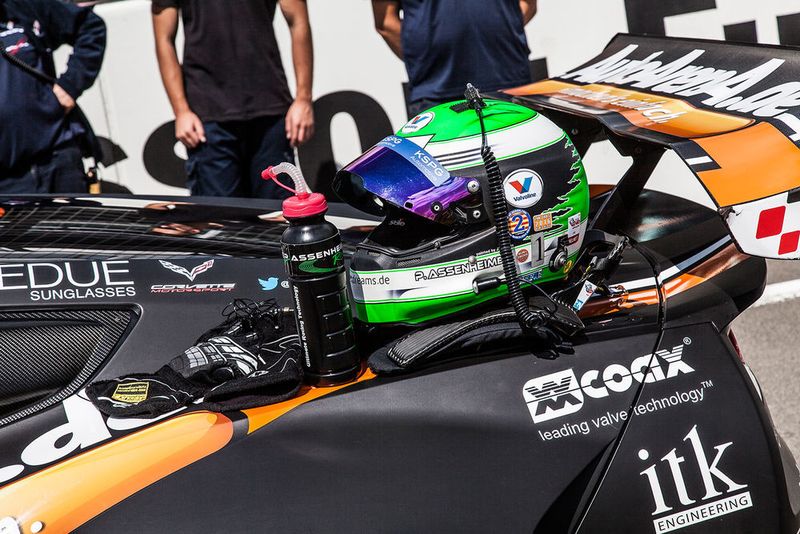 Im Rahmen der ADAC GT Masters setzt das Team Callaway eine 600 PS starke Corvette C7 GT3-R mit 6,2-Liter V8 Motor ein. An dieser Corvette wird der Heckflügel in einer neuartigen dreidimensionalen Sandwichbauweise hergestellt und in ausgewählten Bereichen mit einer bionischen Oberflächenstruktur nach dem Vorbild des Mako-Hais versehen. (Frimo Group)