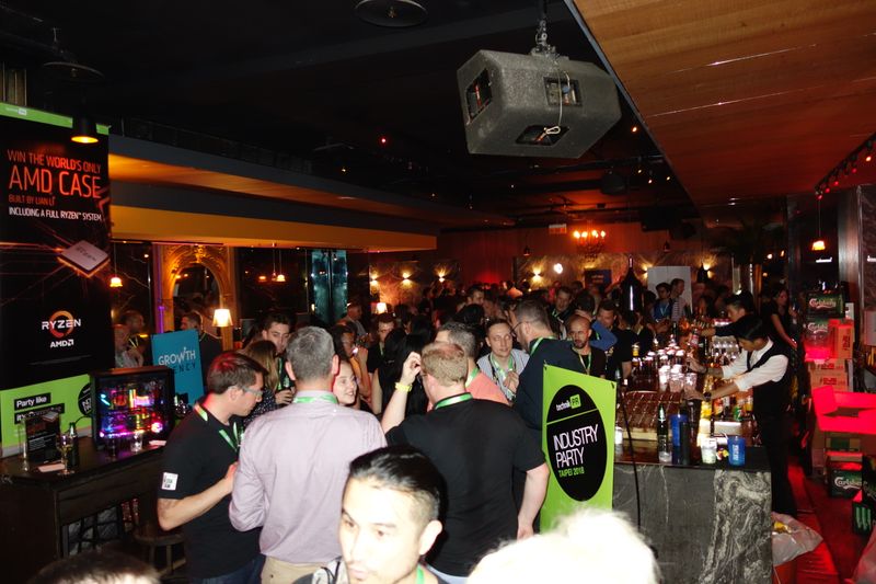 Das Inhouse ist voll und die Klimaanlage muss hier harte Arbeit leisten. (Vogel IT-Medien GmbH)