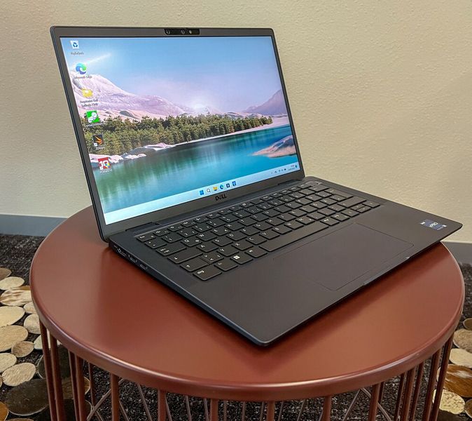 Als Prozessor arbeitet in dem flachen Chassis unseres Latitude-7430-Testgeräts ein Core i5-1345U aus Intels aktueller Raptor-Lake-Familie.  (Bild: Vogel IT-Medien)