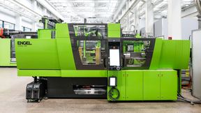 Das ist das Herzstück für die Herstellung von Leichtbau-Drohenrotoren aus thermoplastischem CFK: Die Spritzgießmaschine Victory 120 von Engel. (Bild: Engel)