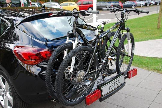 Das Fahrradträgersystem (590 Euro) ist in den Heckstoßfänger integriert. (Archiv: Vogel Business Media)