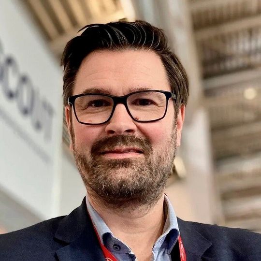 Matthias Holsten ist Geschäftsführer der Holsten e² consulting GmbH und zählt zu den erfahrensten Beratern der deutschsprachigen EMS-Branche.(Bild:  matthias holsten e² consulting GmbH)