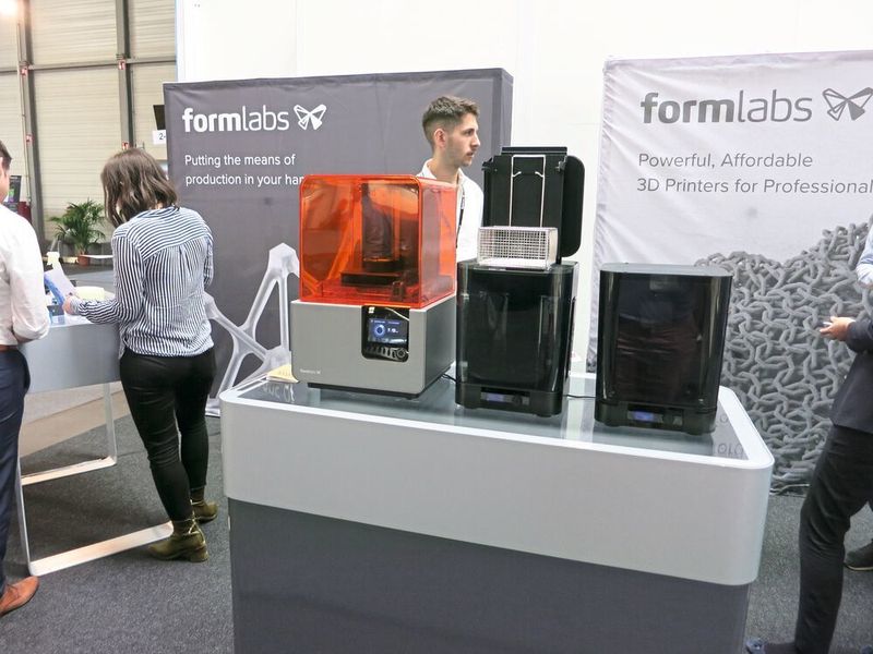 Auf der Medtec Europe 2015 hatte Formlabs den Innovationswettbewerb gewonnen. Mit dem kompakten 3D-Drucker von Formlabs lassen sich beispielsweise Prototypen im Stereolithographieverfahren herstellen. (Schäfer / Devicemed)