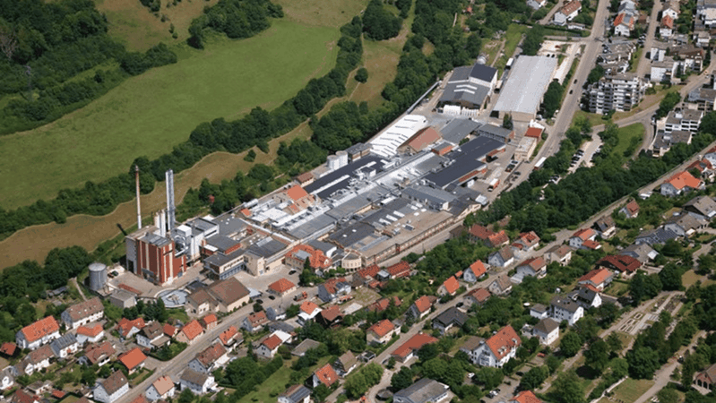 T.CON bringt Munksjö in Rekordzeit ins neue ERP- und MES-Zeitalter: Am Standort Aalen-Unterkochen in Deutschland produziert Munksjö Dekorpapiere für die Möbel- und Laminatfußboden-Industrie.(Bild:  Munksjö)
