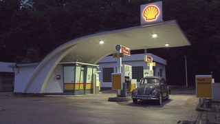 Bis 2023 in der letzten Phase als Verkaufsstelle für Kraftstoffe: Die 2020 nach Gesichtspunkten des Denkmalschutz renovierte Shell- ( „Caltex“-)Tankstelle in der Erlenstegenstraße 39 in Nürnberg. (Bild: Shell)