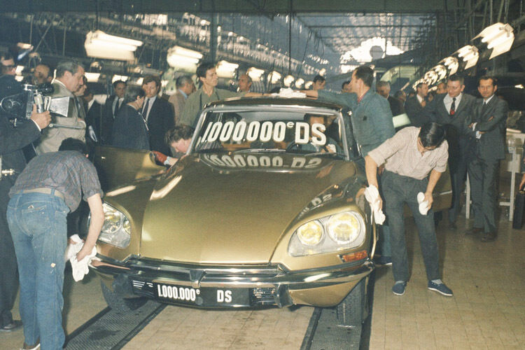 Produktionsjubiläum: Am 7. Oktober 1969 fährt die einmillionste DS von den Bändern des Werks am Quai de Javel. (Foto: Citroën )