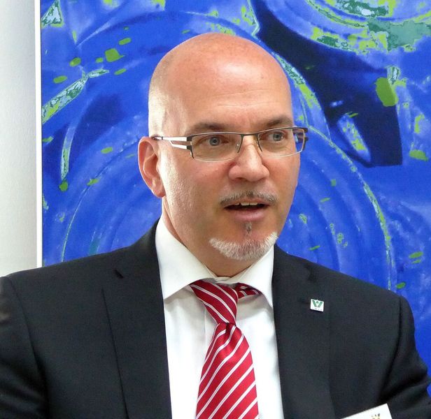 „Mit der neuen Großstufenpresse in die Liga der Tier 1-Zulieferer für OEM aufgestiegen“, Carsten Schubert, Geschäftsführer der Voit Automotive in St. Ingbert. (Bild: Kuhn)