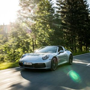 Mit der S-Maschine leistet der Targa 331 kW/450 PS.(Bild:  Auto-Medienportal.Net/Porsche)