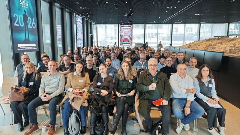 Avec 130 participants enthousiastes le matin et 30 l'après-midi, les séances du 22 janvier ont été une réussite totale. Les organisateurs remercient chaleureusement « les meilleurs exposants du monde » de leur participation et leur aide. (Source : FAJI SA)