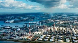 Total completes the upgrade of its largest refining & petrochemicals platform in Europe  (Total)