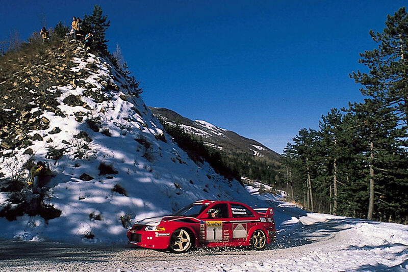 Mit dem Rallyesport ist Mitsubishi eng verbunden. Im Bild ein Lancer Evo bei der Rallye Monte Carlo.  (Mitsubishi)