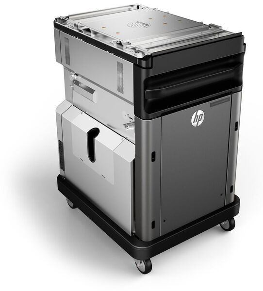 In der mobilen HP Jet Fusion 3D Build Unit entsteht das Werkstück. Sie wird dafür in den Drucker eingeschoben. Vorbereitung und Nacharbeiten erfolgen in der HP Jet Fusion Processing Station. (Bild: HP)