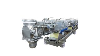 Fünf Meter langer Vibrationsförderer mit drei pneumatisch betätigten Auslaufventilen
 (Bild: Vibra Maschinenfabrik)