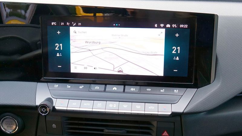 Ein Wisch nach links schaltet den zweiten Homescreen ein – eine Schaltfläche dafür gibt es nicht. (Bild: Rosenow – »kfz-betrieb«)