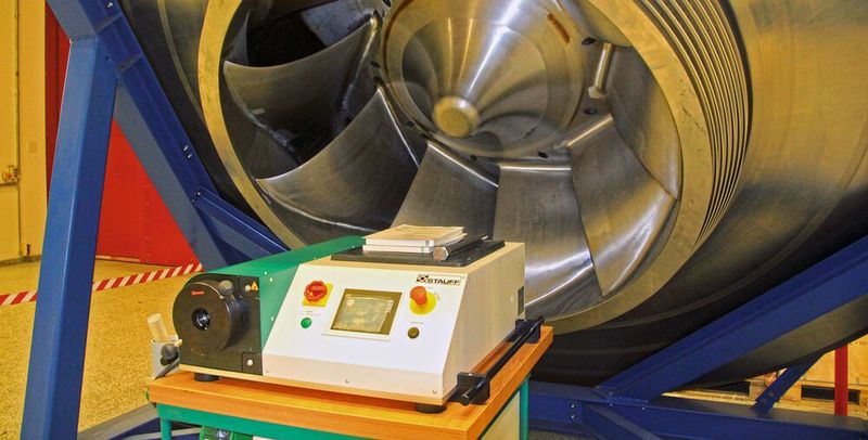 Die Nutzung der Umformmaschine SFO-F-IOT wird auch im „Pay-per-use“-Modell angeboten. Die Nutzung der Umformmaschine SFO-F-IOT wird auch im „Pay-per-use“-Modell angeboten.