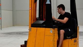 Immer weniger Nachwuchskräfte interessieren sich für die Logistik. Laut einer Studie der Weltbank liegt das vor allem an unattraktiven Ausbildungsangeboten, niedrigen Löhnen und schwierigen Arbeitsbedingungen. (gemeinfrei)