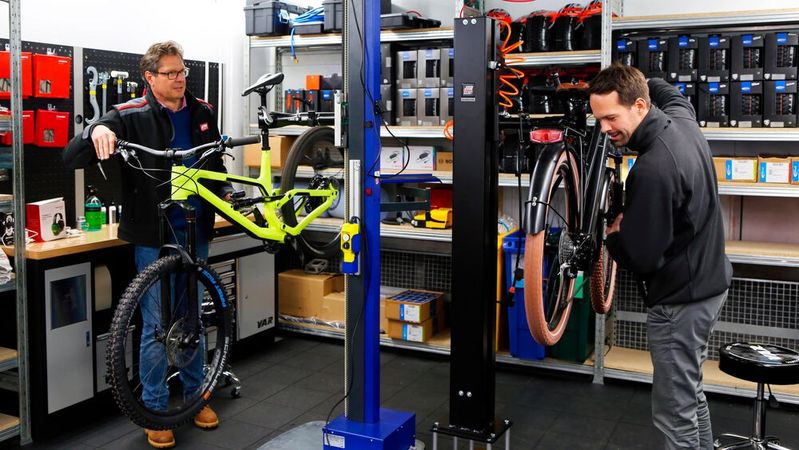 ATU pilotiert in einer Münchner Filiale den Fahrradservice.(Bild:  ATU)