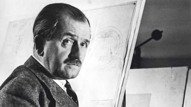 Ferdinand Porsche entwickelte den ersten Volkswagen – und viel früher sogar Elektrofahrzeuge.(Bild:  Porsche AG)