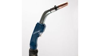 Engmar präsentiert einen neuen Absaugbrenner, dessen ergonomische Griffschale in enger Zusammenarbeit mit Schweißern entwickelt wurde. (Engmar)