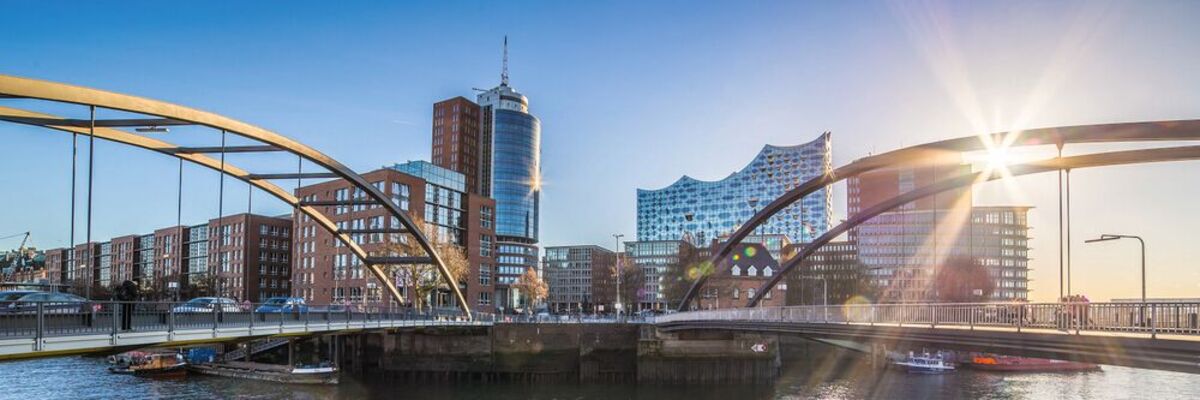 Hamburg hat im Januar 2024 als erste Verwaltung in Deutschland eine Experimentierklausel in die Vergaberichtlinie aufgenommen.  (©powell83 – stock.adobe.com)