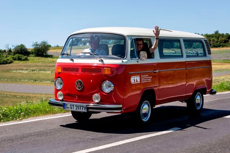 Wieder mit von der Partie war in diesem Jahr die Gesllschaft für technische Überwachung (GTÜ) als einer der Sponsoren des Oldtimerkongress. (Stefan Bausewein)