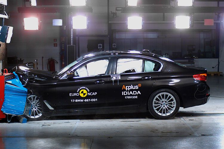 ... den BMW 6er und ... (Bild: NCAP)