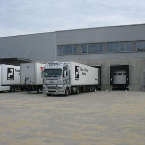 Zusätzliche 3.500 Quadratmeter Lagerfläche bringt der erste fertiggestellte Bauabschnitt.