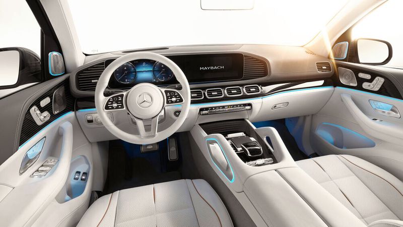 Das Cockpit orientiert sich am regulären GLS. (Mercedes-Benz)