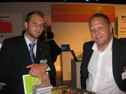 Julian Fodermeyer von Tech Data (li.) mit Thomas Franke von HP (Archiv: Vogel Business Media)