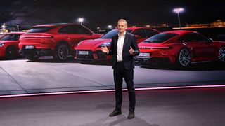 VW- und Porsche-Chef Oliver Blume bei der Jahrespressekonferenz 2025 von Porsche. (Bild: Porsche)