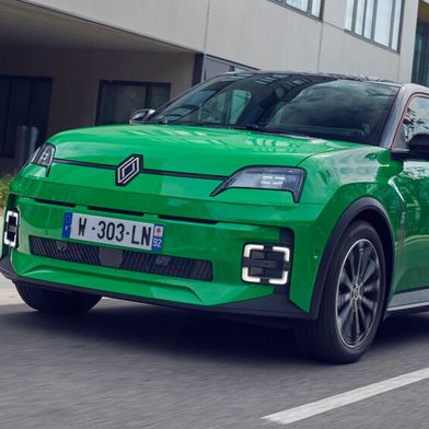 Elektrische Kleinwagen wie der Renault 5 sind gesamteuropäisch deutlich stärker gefragt als in Deutschland. (Bild: Renault)