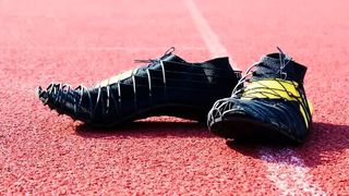 Die Spikes „Pleko“ aus dem 3D-Drucker wurden zum optimalen Laufen auf der Bahn aus dem kohlenstofffaserverstärktem Verbundwerkstoff Windform SP hergestellt. (Bild: CRP Technology)