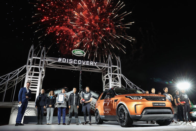 ... und Land Rover zeigte die entschlackte Neuauflage des Discovery. (Land Rover)