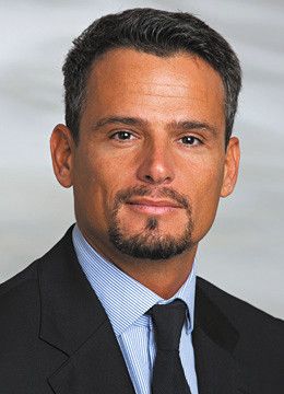 Franco Barletta sieht einen Trend zu kleineren Fahrzeugen. Großes Interesse findet die B-Klasse, erklärt der Geschäftsführer des Hagener Autohaus Jürgens. (Foto: Archiv)