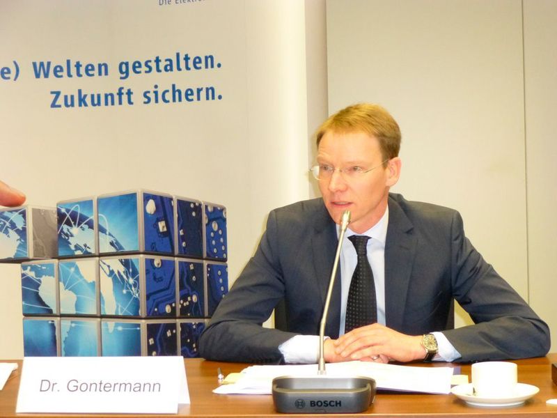 ZVEI-Chefvolkswirt Andreas Gontermann: „Der globale Aufschwung dürfte auch 2016 weiter auf sich warten lassen.“ (Bild: Finus)