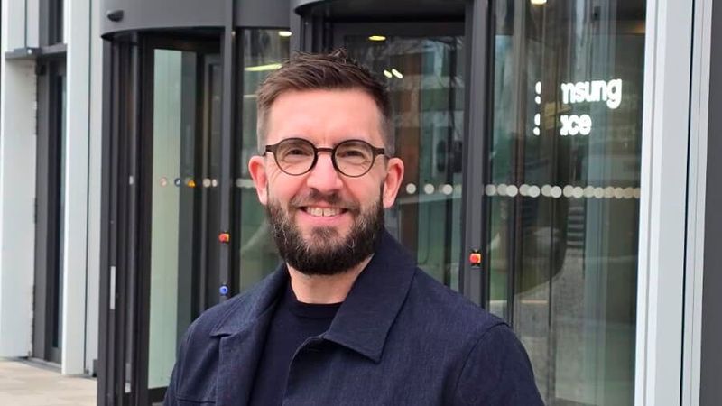 Kristof Schmidt wird neuer Head of Sales – MX Brand Memory bei Samsung Electronics und folgt damit auf Wojtek Rudko, der seit Juli 2025 Director MX Brand Memory ist.(Bild:  Samsung Electronics GmbH)