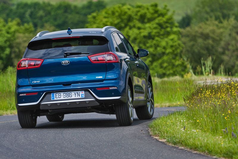 Beim Kia Niro Plug-in-Hybrid sind es 31 g/km (im Verbrennerbetrieb jedoch 119 g/km) ... (Kia)