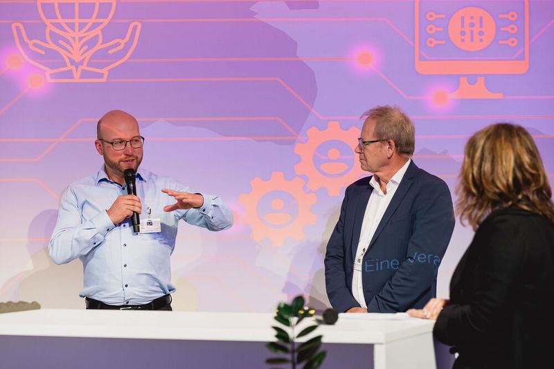 Der EMS-Tag 2024 in Würzburg bringt die Branche an einen Tisch, an dem Ideen und Lösungsansätze für Multikrisen diskutiert werden. (Bild: Stefan Bausewein)