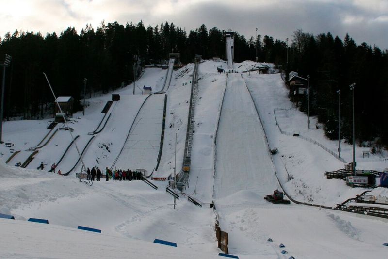 Adler-Skistadion, Hinterzarten, Schwarzwald: Vier Schanzen, etwa 200 Skisprungtage sowie 20.000 Trainings- und Wettkampfsprünge jährlich.