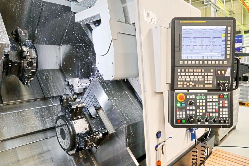 Einheitliche Steuerungen: alle Doosan-Maschinen sind mit einer Fanuc-Steuerung ausgestattet. (Bild: Anne Richter, SMM)