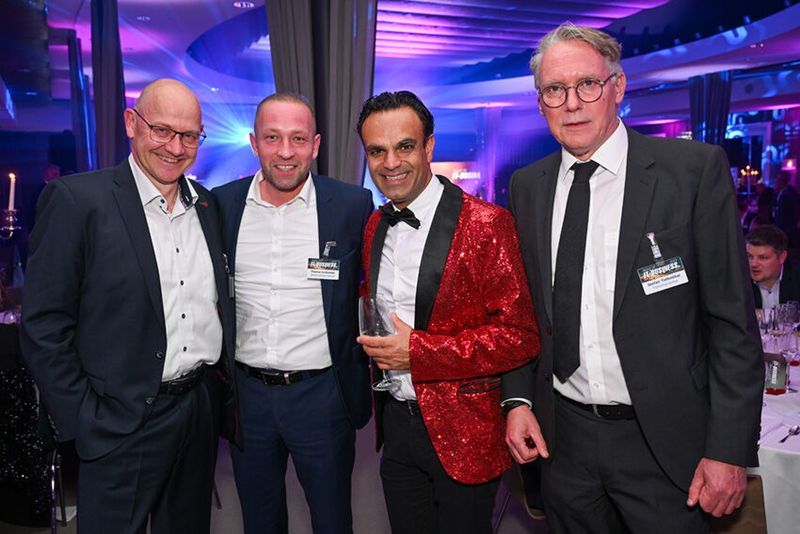 (v. l.) Reinhold Egenter (bytec), Thomas Grabowski (Bechtle), Santosh Wadwa (Fujitsu) und Stefan Tiefenthal. (Bild: Hannes Magerstädt)