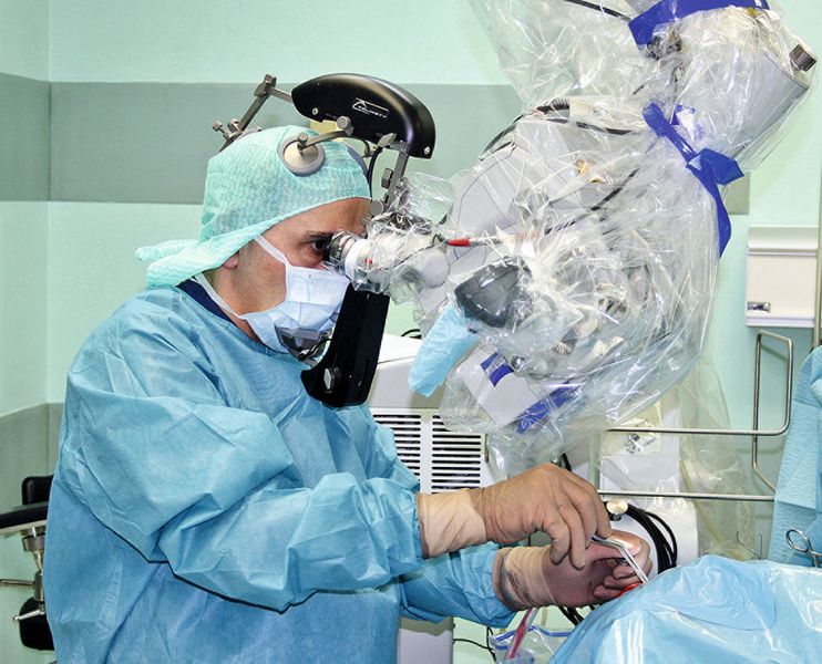 Mari im Einsatz: Dr. David Pitskhelauri arbeitet am Burdenko-Institut für Neurochirurgie in Moskau. (Bild: Odu)