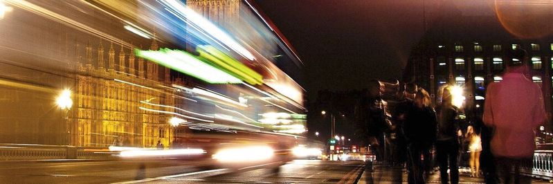 Smart City: Metropolen wie London sind auf eine robuste Datenanbindung angewiesen. En Teil der Straßenbeleuchtung der britischen Hauptstadt wurde mit Wi SUN umgesetzt.(Bild:  gemeinfrei /  Pixabay)