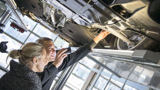 Finanzieller Ausgleich beim Werkstattaufenthalt: Die Bank 11 bietet eine neue Mobilitätsversicherung an. (Bild: ProMotor/Timo Volz)