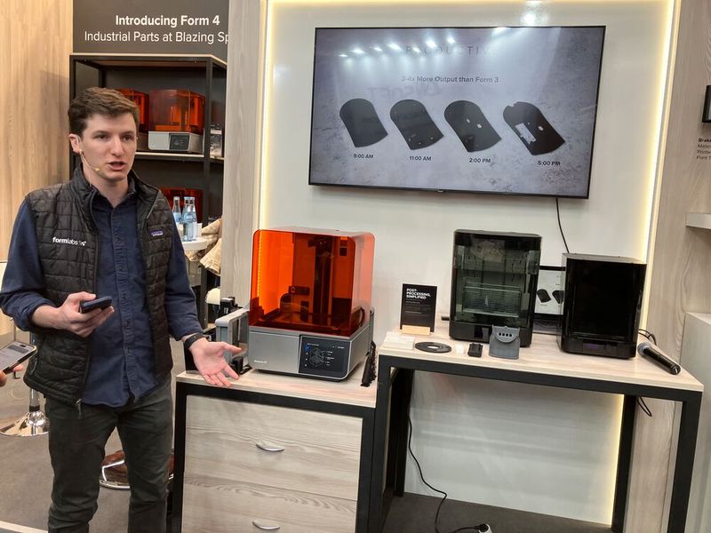 Formlabs enthüllte den Form 4 als vierte Generation von Kunstharz-3D-Druckern. (Bild: Juliana Pfeiffer/VCG)