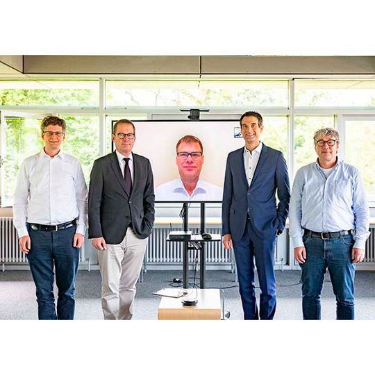 (v.l.) Prof. Dr. Felix Voigtlaender, Wirtschaftsreferent Prof. Dr. Georg Rosenfeld, MIDS-Sprecher Prof. Dr. Götz Pfander (online zugeschaltet aus den USA), Vizepräsident Prof. Dr. Jens Hogreve und Prof. Dr. Marcel Oliver beim Pressegespräch zur Vorstellung des neuen Instituts. (v.l.) Prof. Dr. Felix Voigtlaender, Wirtschaftsreferent Prof. Dr. Georg Rosenfeld, MIDS-Sprecher Prof. Dr. Götz Pfander (online zugeschaltet aus den USA), Vizepräsident Prof. Dr. Jens Hogreve und Prof. Dr. Marcel Oliver beim Pressegespräch zur Vorstellung des neuen Instituts.