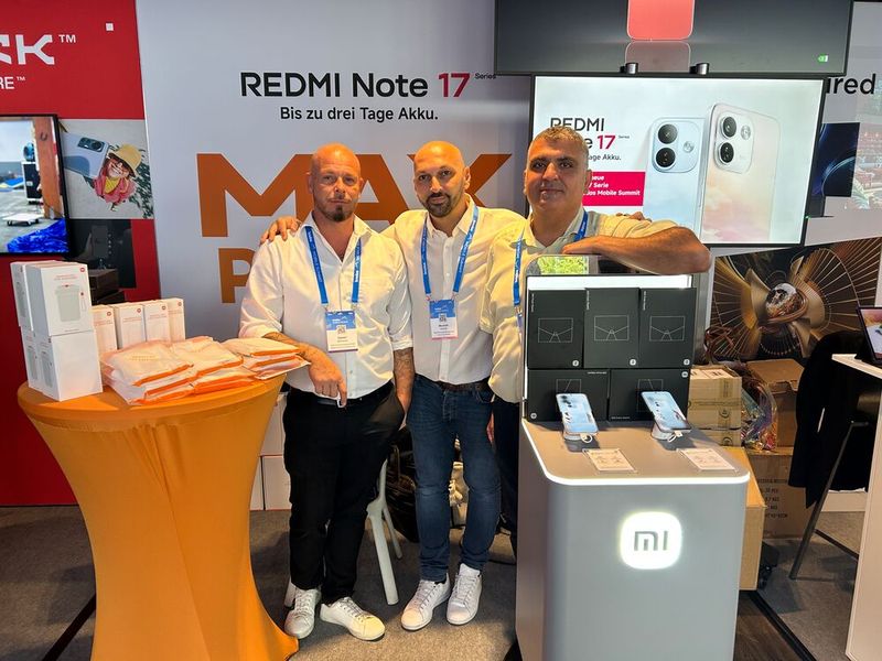 Das Team von Xiaomi mit (v. l.) Daniel Sermond, Mustafa Simsek und Ercuement Secereli  (Bild: Vogel IT-Medien)