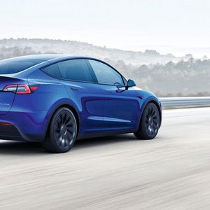 Speziell der Model Y war aber der Absatzverlierer des letzten Jahres. Die Zurückhaltung der Tesla-Kunden bekommt das Modell deutlich zu spüren.(Bild:  Tesla)