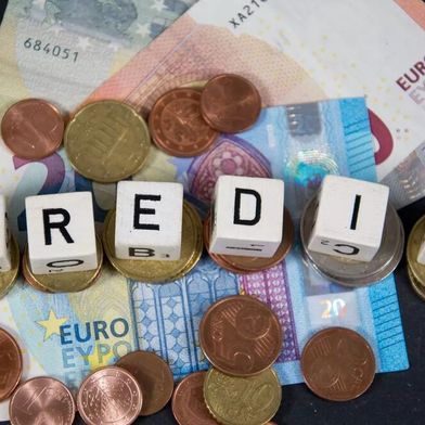 Es liegen wieder die aktuellen Daten der vierteljährlichen KFW-Ifo-Umfrage zum Thema Kreditvergabe für Unternehmen vor. Demnach müssen sich vor allem KMU mehr anstrengen als bisher, um an das nötige Geld zu kommen ... (Bild: Pecunia non olet)