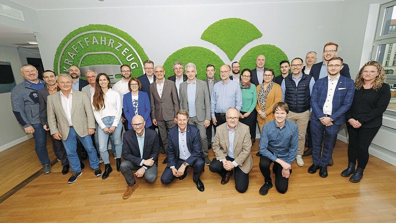 Im neuen ZDK-Büro in Berlin trafen sich die Teilnehmer der PR-Roadshow der Landesverbände Sachsen, Sachsen-Anhalt, Thüringen, Berlin und Berlin-Brandenburg.(Bild:  VCG Zietz)